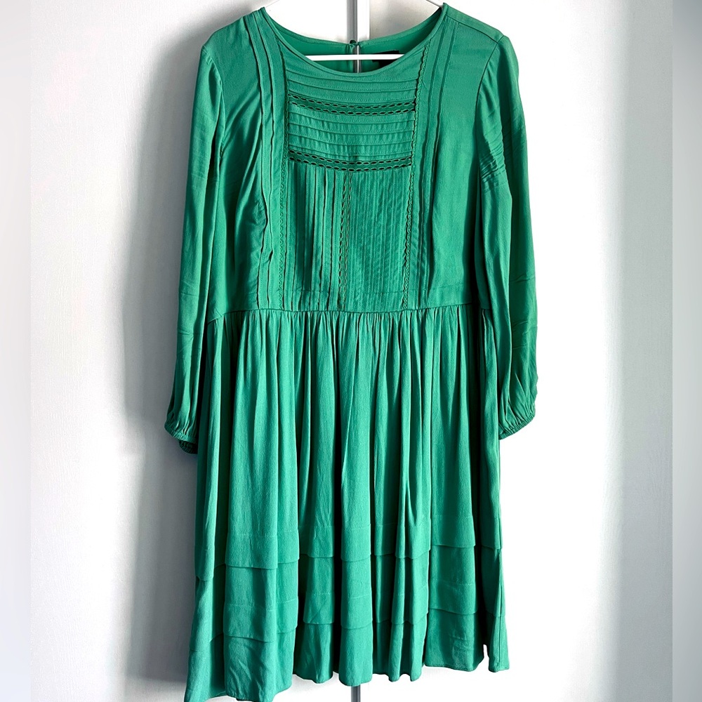 ANN TAYLOR dress, size 12, color Green, beautiful dress.